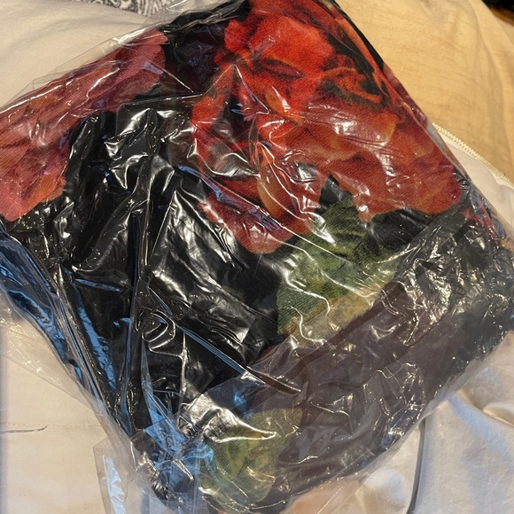 NWT Le Chateau ROXY Earle Floral Ruched Sheath Dress sz 22 (still in packaging!) - Picture 7 of 7